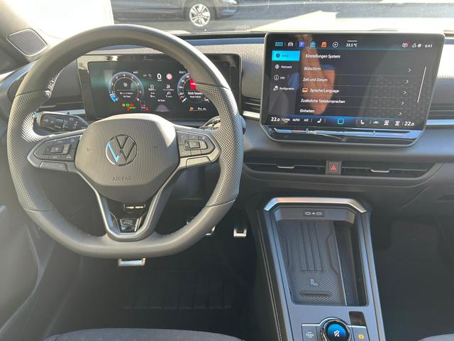 Volkswagen T-Roc R-Line 1.5 eTSI DSG Neues Modell*AHK*BlackStyle*Matrix*19"*Android Auto*EasyOpen*SHZ*Kamera*ParkAsstPro*ACC*Keyless 
