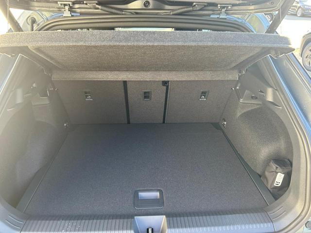 Volkswagen T-Roc R-Line 1.5 eTSI DSG Neues Modell*AHK*BlackStyle*Matrix*19"*Android Auto*EasyOpen*SHZ*Kamera*ParkAsstPro*ACC*Keyless 
