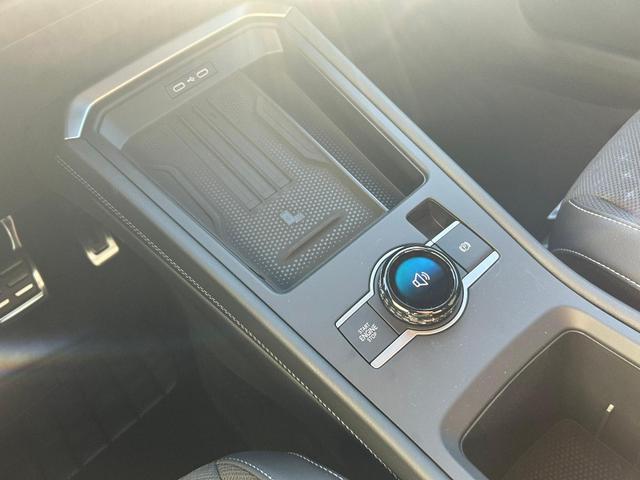 Volkswagen T-Roc R-Line 1.5 eTSI DSG Neues Modell*AHK*BlackStyle*Matrix*19"*Android Auto*EasyOpen*SHZ*Kamera*ParkAsstPro*ACC*Keyless 