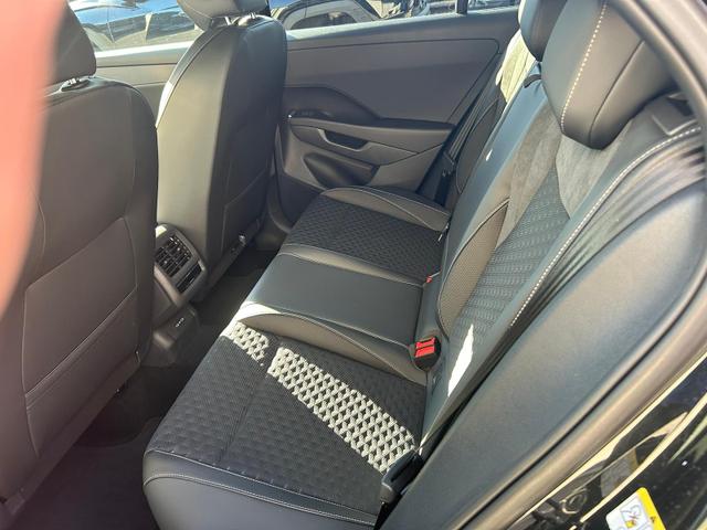 Volkswagen T-Roc R-Line 1.5 eTSI DSG Neues Modell*AHK*BlackStyle*Matrix*19"*Android Auto*EasyOpen*SHZ*Kamera*ParkAsstPro*ACC*Keyless 