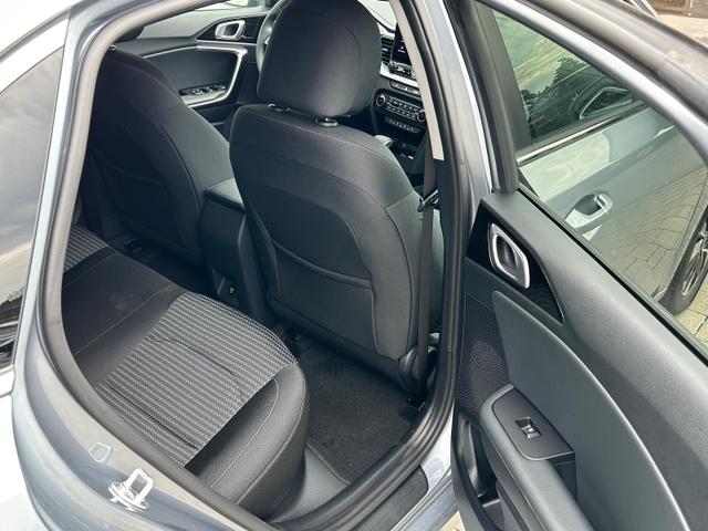 Ceed Gold 1.5 T-GDi, DCT Android Auto*Navi*WinterPak*Klimaauto*16"*Kamera*PrivacyGlas* 