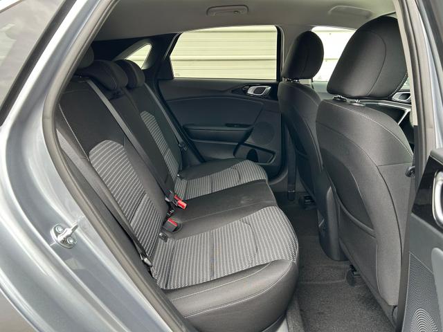 Ceed Gold 1.5 T-GDi, DCT Android Auto*Navi*WinterPak*Klimaauto*16"*Kamera*PrivacyGlas* 
