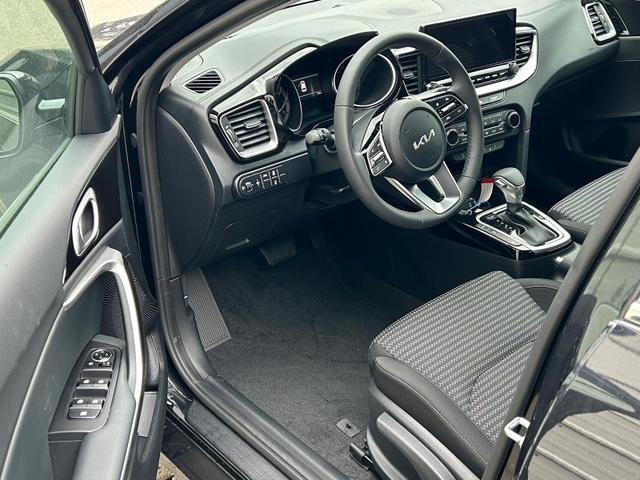 Kia Ceed Gold 1.5 T-GDi, DCT Android Auto*Navi*WinterPak*Klimaauto*16"*Kamera*PrivacyGlas* 