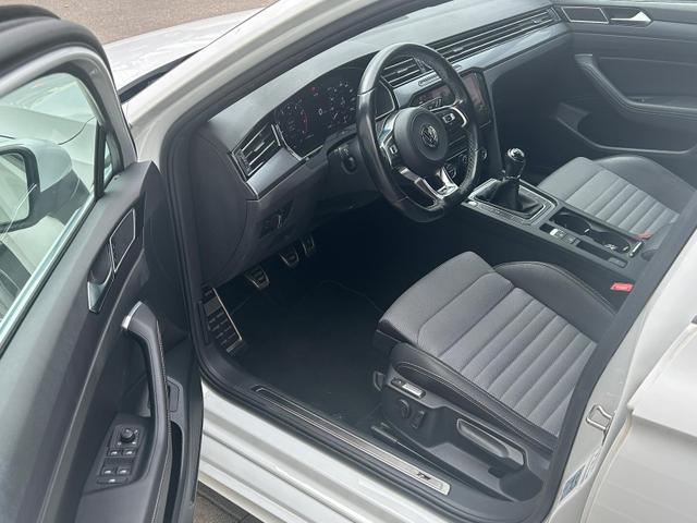 Volkswagen Passat Variant R-Line 1.5 TSI Android Auto*Navi*SHZ*E-Heck*ACC*Kamera* 