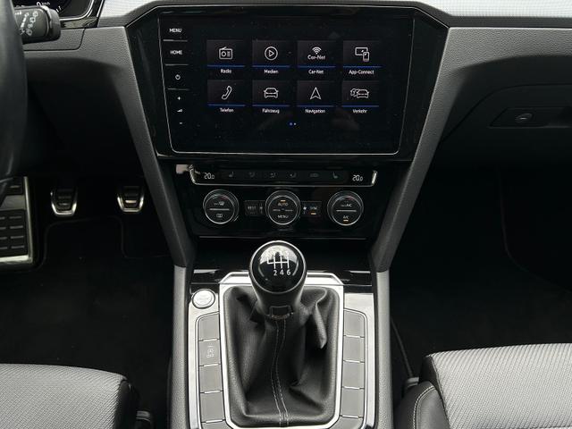 Volkswagen Passat Variant R-Line 1.5 TSI Android Auto*Navi*SHZ*E-Heck*ACC*Kamera* 