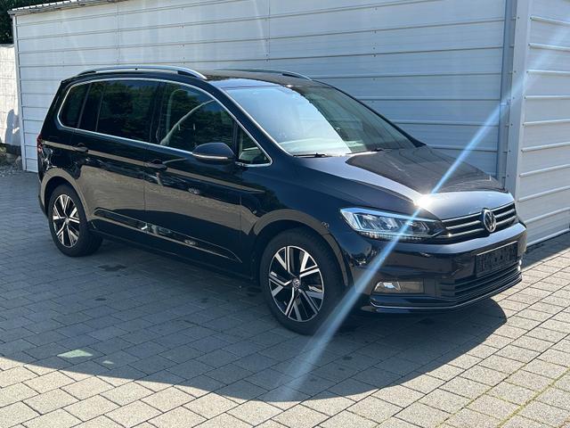 Volkswagen Touran - 1.5 TSI AHK*Navi*SHZ*Kamera*Keyless*3Z Klimaauto*ACC*17"
