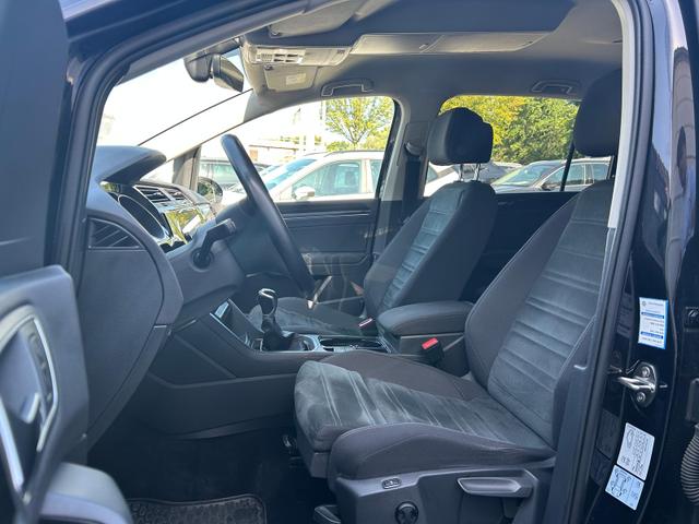 Volkswagen Touran 1.5 TSI AHK*Navi*SHZ*Kamera*Keyless*3Z Klimaauto*ACC*17" 