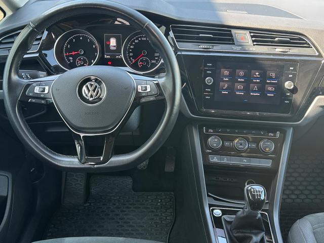 Volkswagen Touran 1.5 TSI AHK*Navi*SHZ*Kamera*Keyless*3Z Klimaauto*ACC*17" 