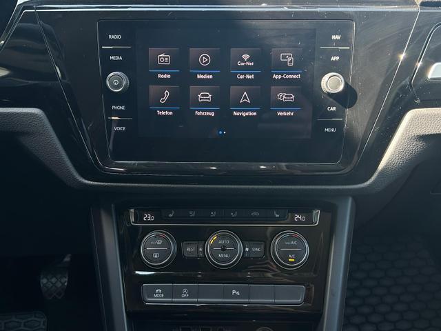 Volkswagen Touran 1.5 TSI AHK*Navi*SHZ*Kamera*Keyless*3Z Klimaauto*ACC*17" 