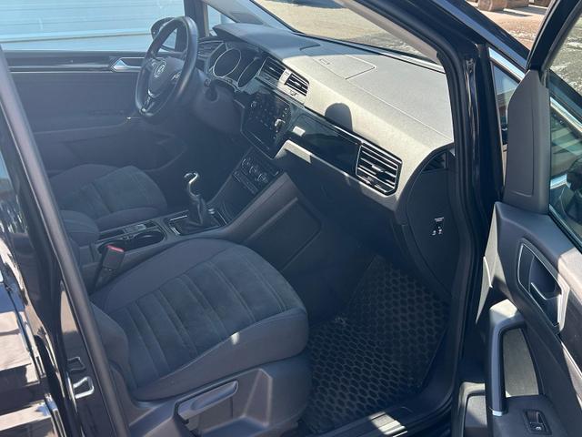 Volkswagen Touran 1.5 TSI AHK*Navi*SHZ*Kamera*Keyless*3Z Klimaauto*ACC*17" 