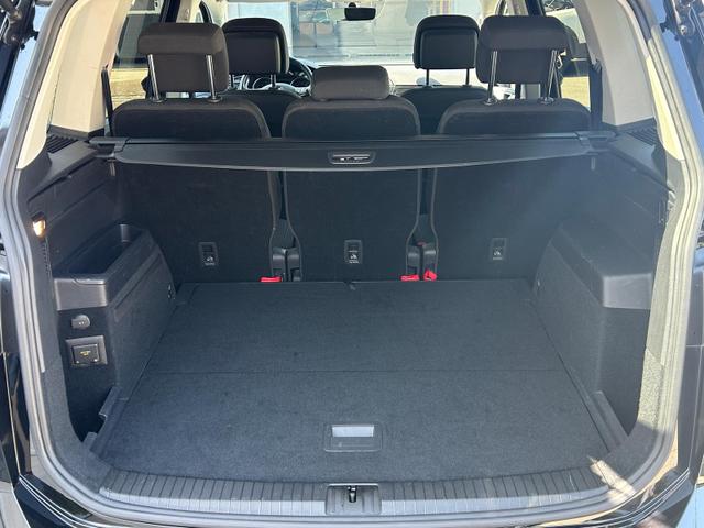 Volkswagen Touran 1.5 TSI AHK*Navi*SHZ*Kamera*Keyless*3Z Klimaauto*ACC*17" 