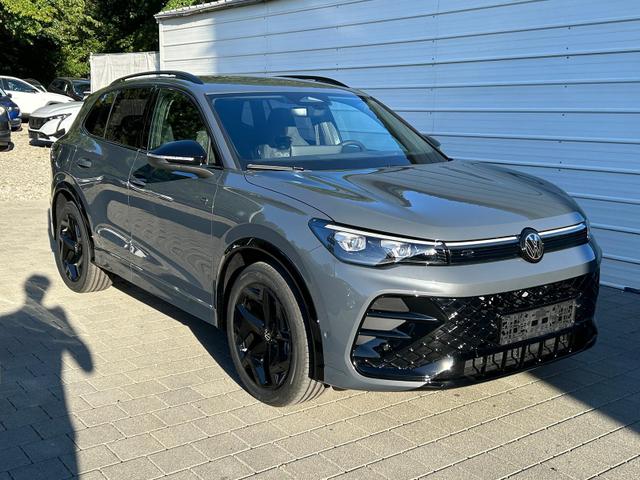 Volkswagen Tiguan - R-Line 1.5 eTSI DSG AHK*BlackStyle*ParkAsstPro*360&deg; Kamera*Android Auto*Navi*SHZ*Matrix*HUD