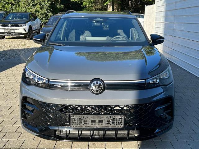 Volkswagen Tiguan R-Line 1.5 eTSI DSG AHK*BlackStyle*ParkAsstPro*360&deg; Kamera*Android Auto*Navi*SHZ*Matrix*HUD 