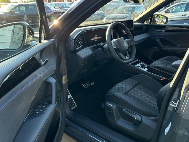 Volkswagen Tiguan R-Line 1.5 eTSI DSG AHK*BlackStyle*ParkAsstPro*360&deg; Kamera*Android Auto*Navi*SHZ*Matrix*HUD 
