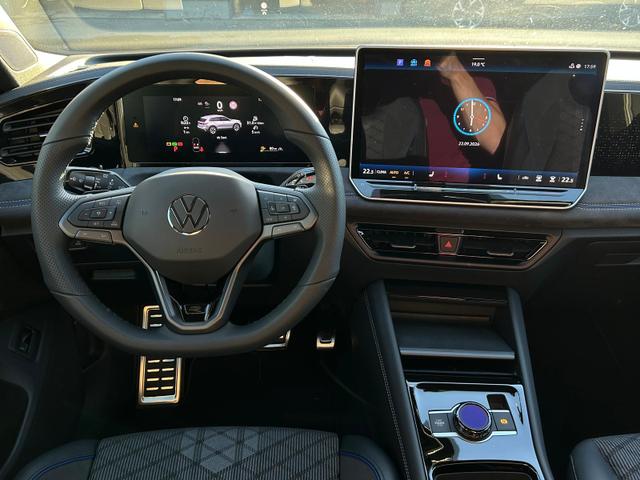 Volkswagen Tiguan R-Line 1.5 eTSI DSG AHK*BlackStyle*ParkAsstPro*360&deg; Kamera*Android Auto*Navi*SHZ*Matrix*HUD 