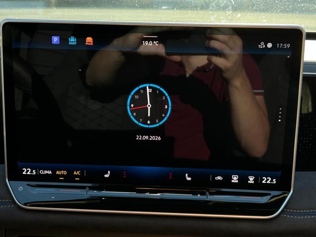 Volkswagen Tiguan R-Line 1.5 eTSI DSG AHK*BlackStyle*ParkAsstPro*360&deg; Kamera*Android Auto*Navi*SHZ*Matrix*HUD 