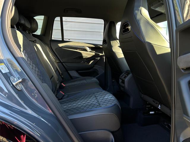 Volkswagen Tiguan R-Line 1.5 eTSI DSG AHK*BlackStyle*ParkAsstPro*360&deg; Kamera*Android Auto*Navi*SHZ*Matrix*HUD 