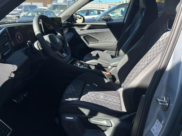 Volkswagen Tiguan R-Line 1.5 eTSI DSG AHK*BlackStyle*ParkAsstPro*360&deg; Kamera*Android Auto*Navi*SHZ*Matrix*HUD 