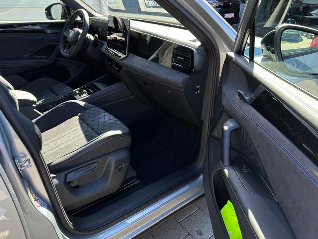 Volkswagen Tiguan R-Line 1.5 eTSI DSG AHK*BlackStyle*ParkAsstPro*360&deg; Kamera*Android Auto*Navi*SHZ*Matrix*HUD 
