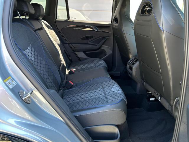 Volkswagen Tiguan R-Line 1.5 eTSI DSG AHK*BlackStyle*ParkAsstPro*360&deg; Kamera*Android Auto*Navi*SHZ*Matrix*HUD 