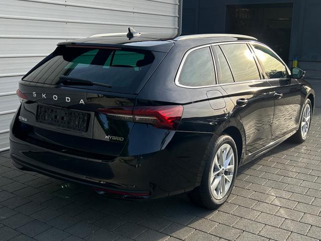 Skoda Octavia Combi Selection Kombi 1.5 TSI DSG AHK*Android Auto*ACC*SHZ*E-Heck*Keyless*Kamera*2Z Klimaauto 