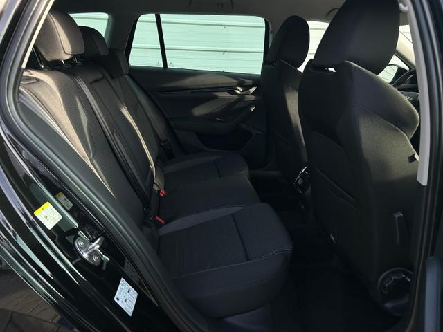 Skoda Octavia Combi Selection Kombi 1.5 TSI DSG AHK*Android Auto*ACC*SHZ*E-Heck*Keyless*Kamera*2Z Klimaauto 