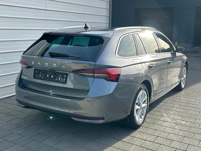 Skoda Octavia Combi Selection Kombi 1.5 TSI DSG AHK*Android Auto*ACC*SHZ*E-Heck*Keyless*Kamera*2Z Klimaauto 