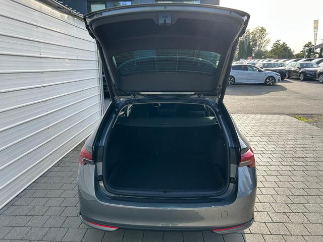Skoda Octavia Combi Selection Kombi 1.5 TSI DSG AHK*Android Auto*ACC*SHZ*E-Heck*Keyless*Kamera*2Z Klimaauto 