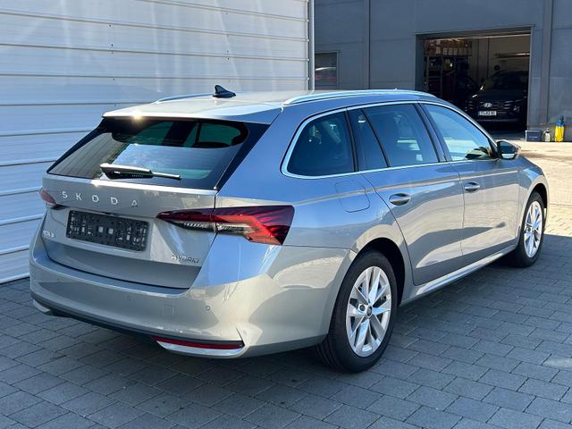 Skoda Octavia Combi Selection Kombi 1.5 TSI DSG AHK*Android Auto*ACC*SHZ*E-Heck*Keyless*Kamera*2Z Klimaauto 