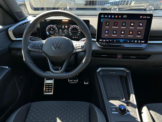 Volkswagen T-Roc R-Line 1.5 eTSI DSG Neues Modell*AHK*BlackStyle*Matrix*19"*Android Auto*EasyOpen*SHZ*Kamera*ParkAsstPro*ACC*Keyless 