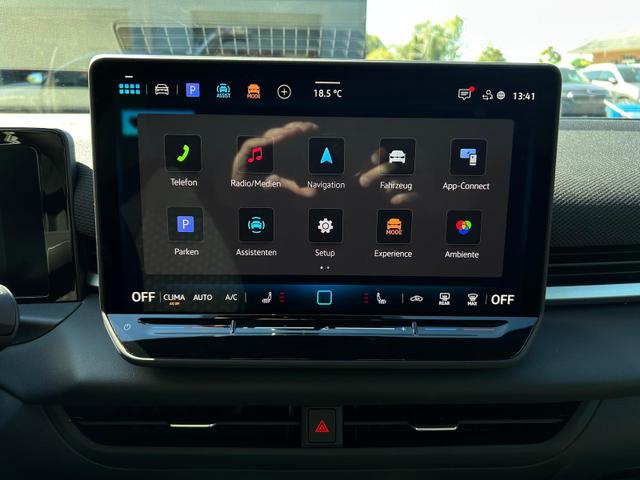 Volkswagen T-Roc R-Line 1.5 eTSI DSG Neues Modell*AHK*BlackStyle*Matrix*19"*Android Auto*EasyOpen*SHZ*Kamera*ParkAsstPro*ACC*Keyless 