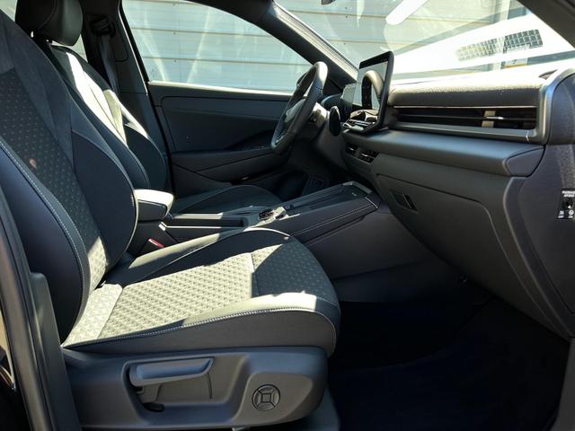 Volkswagen T-Roc R-Line 1.5 eTSI DSG Neues Modell*AHK*BlackStyle*Matrix*19"*Android Auto*EasyOpen*SHZ*Kamera*ParkAsstPro*ACC*Keyless 