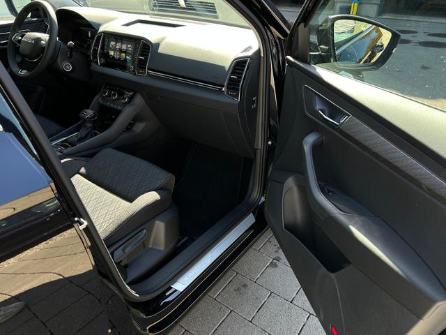 Skoda Karoq Extra 2.0 TDI DSG AHK*Android Auto*SHZ*ACC*Keyless*Kamera*17" LM* 2Z Klimaauto*SUNSET 