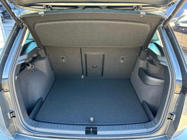 Skoda Karoq Selection 2.0 TDI DSG 4x4 AHK*Android Auto*ACC*EasyOpen*SHZ*Kamera*Keyless*PDC v/h*Klimaauto*SUNSET*LED 