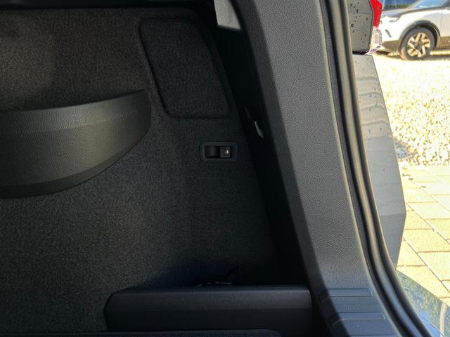 Skoda Karoq Selection 2.0 TDI DSG 4x4 AHK*Android Auto*ACC*EasyOpen*SHZ*Kamera*Keyless*PDC v/h*Klimaauto*SUNSET*LED 