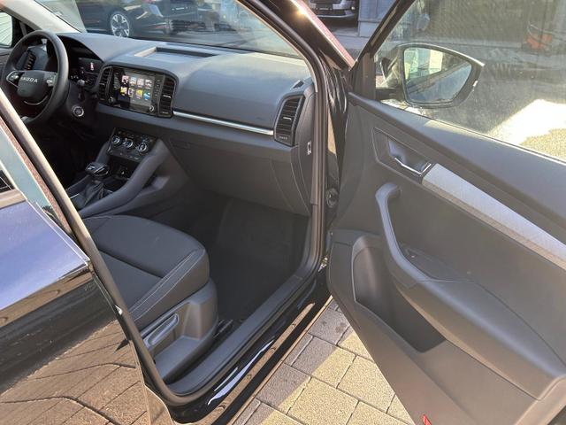 Skoda Karoq Selection 2.0 TDI DSG 4x4 AHK*Android Auto*ACC*EasyOpen*SHZ*Kamera*Keyless*PDC v/h*Klimaauto*SUNSET*LED 
