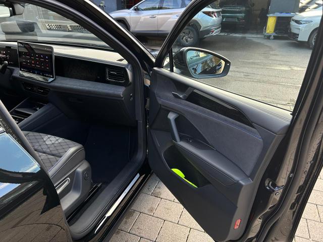 Volkswagen Tiguan R-Line 1.5 eTSI DSG AHK*5J Garant*BlackStyle*ParkAsstPro*360&deg; Kamera*Android Auto*Navi*SHZ*Matrix*HUD 