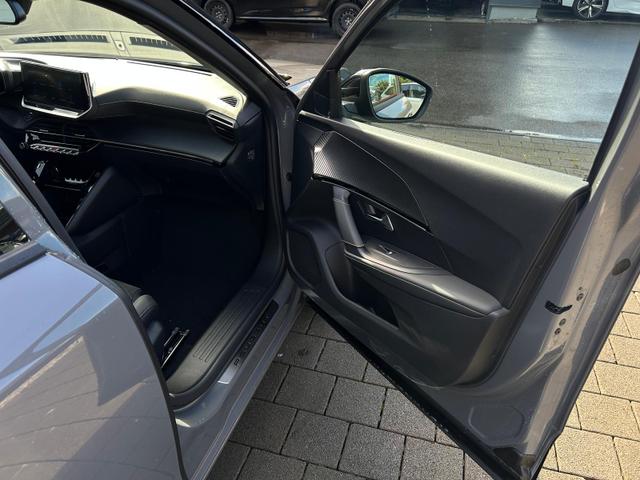 Peugeot 2008 GT HYBRID 145 eDSC Pano*AHK*Android Auto*SHZ*Alcantara*ACC*360&deg;*Totwinkel*Klimaauto 