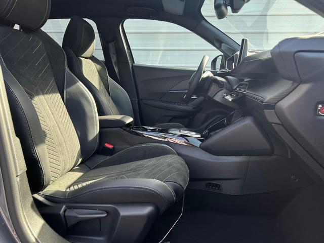 Peugeot 2008 GT HYBRID 145 eDSC Pano*AHK*Android Auto*SHZ*Alcantara*ACC*360&deg;*Totwinkel*Klimaauto 
