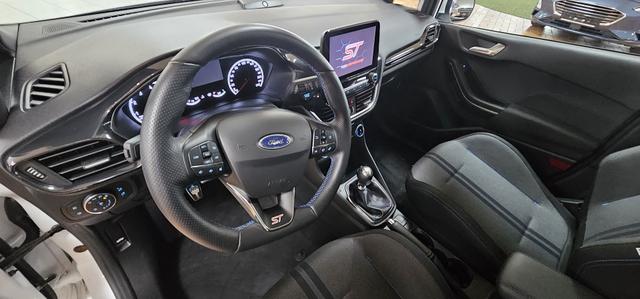 Ford Fiesta 5-Türer 1.5 EcoBoost mit Styling-Paket ST LED Pano 
