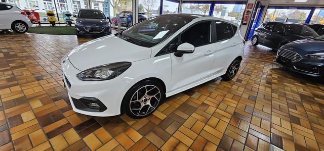 Ford Fiesta 5-Türer 1.5 EcoBoost mit Styling-Paket ST LED Pano 
