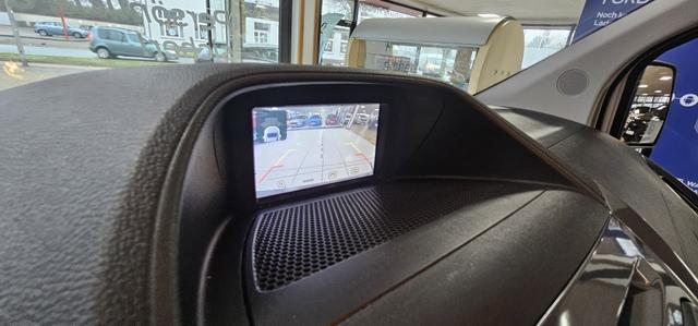 Ford Tourneo Custom 310 L2H1 VA Titanium Navi Standheizung Camera 