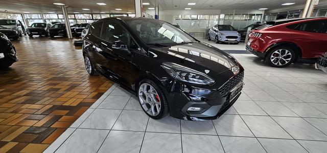 Ford Fiesta 1.5 EcoBoost S&S mit Leder-Exclusiv-Paket ST 