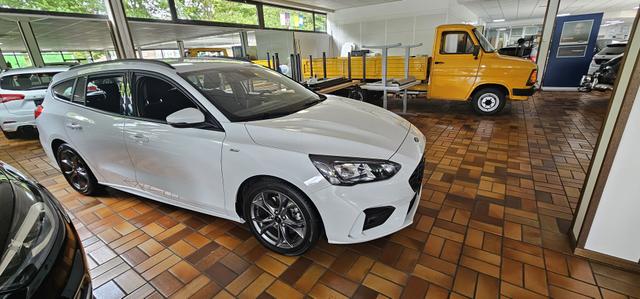 Ford Focus Turnier 1.5 EcoBlue Aut. ST-LINE Head Up Navi PPS 