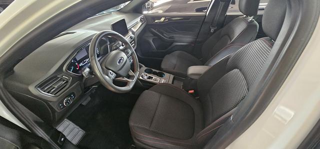 Ford Focus Turnier 1.5 EcoBlue Aut. ST-LINE Head Up Navi PPS 