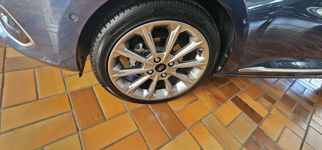 Ford Fiesta 5-Türer 1.0 EcoBoost Aut. VIGNALE Navi Pano ACC 