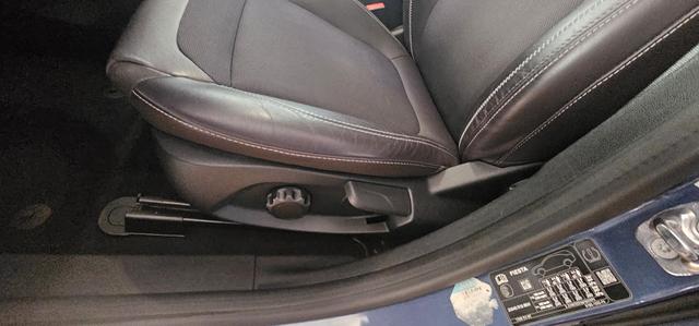 Ford Fiesta 5-Türer 1.0 EcoBoost Aut. VIGNALE Navi Pano ACC 