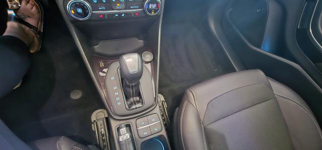 Ford Fiesta 5-Türer 1.0 EcoBoost Aut. VIGNALE Navi Pano ACC 