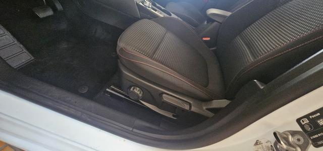 Ford Focus Turnier 1.5 EcoBlue Aut. ST-LINE Head Up Navi PPS 