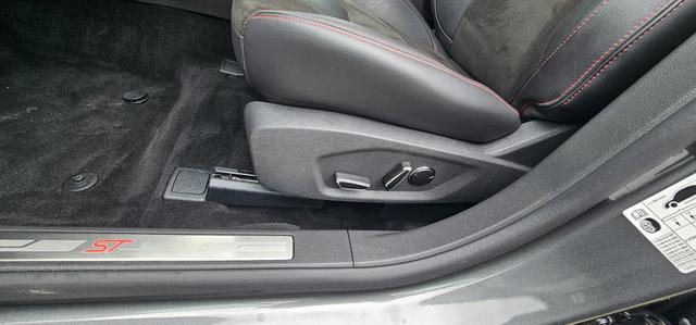 Ford Mondeo Turnier 2.0 EcoBlue Aut. ST-Line AHK ACC LED Pano 